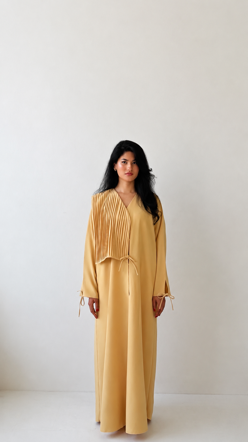 Pleated Abaya - Slim Fit