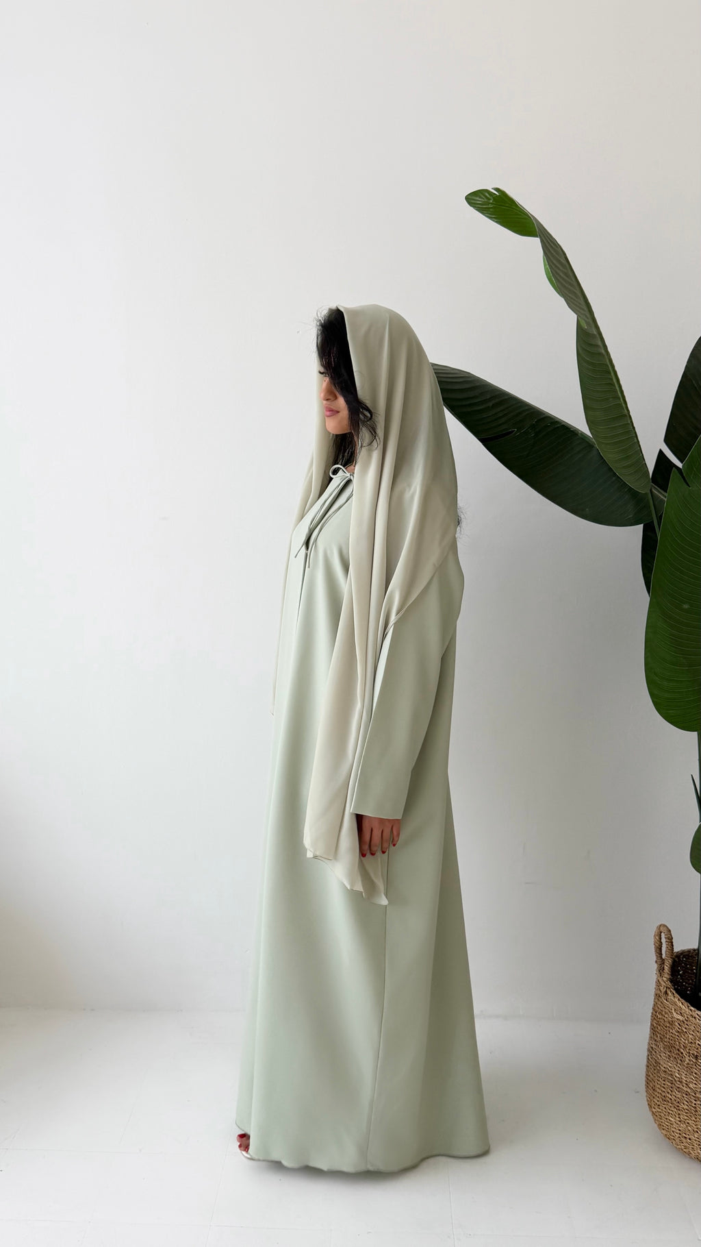 Serenity Bow Abaya - Slim Fit