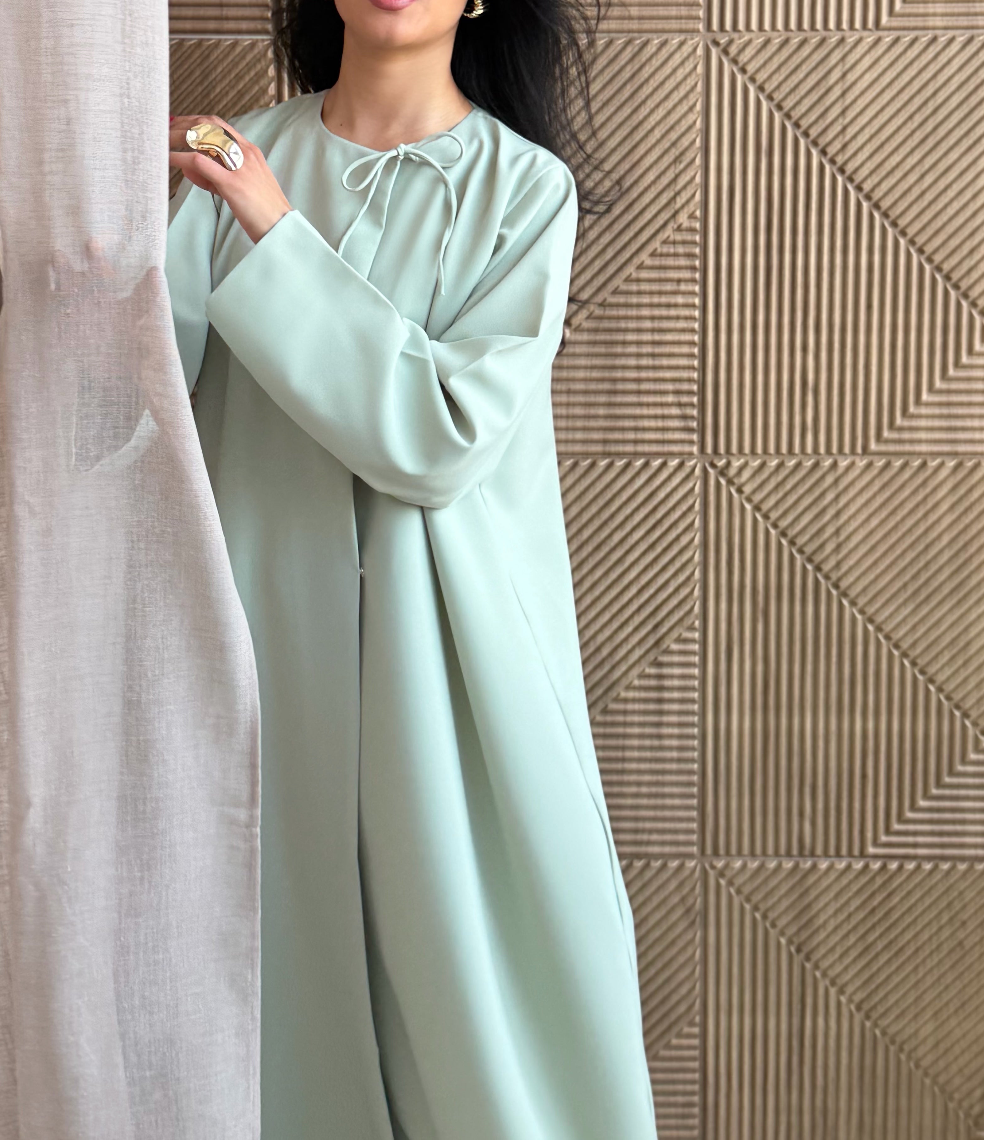Serenity Bow Abaya - Slim Fit