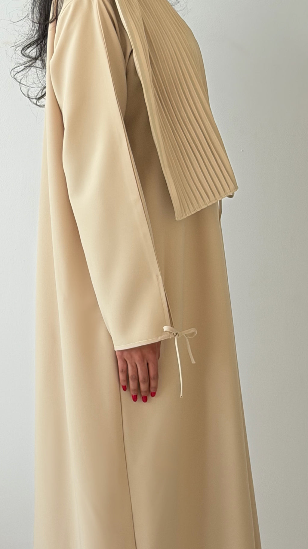 Pleated Abaya - Slim Fit