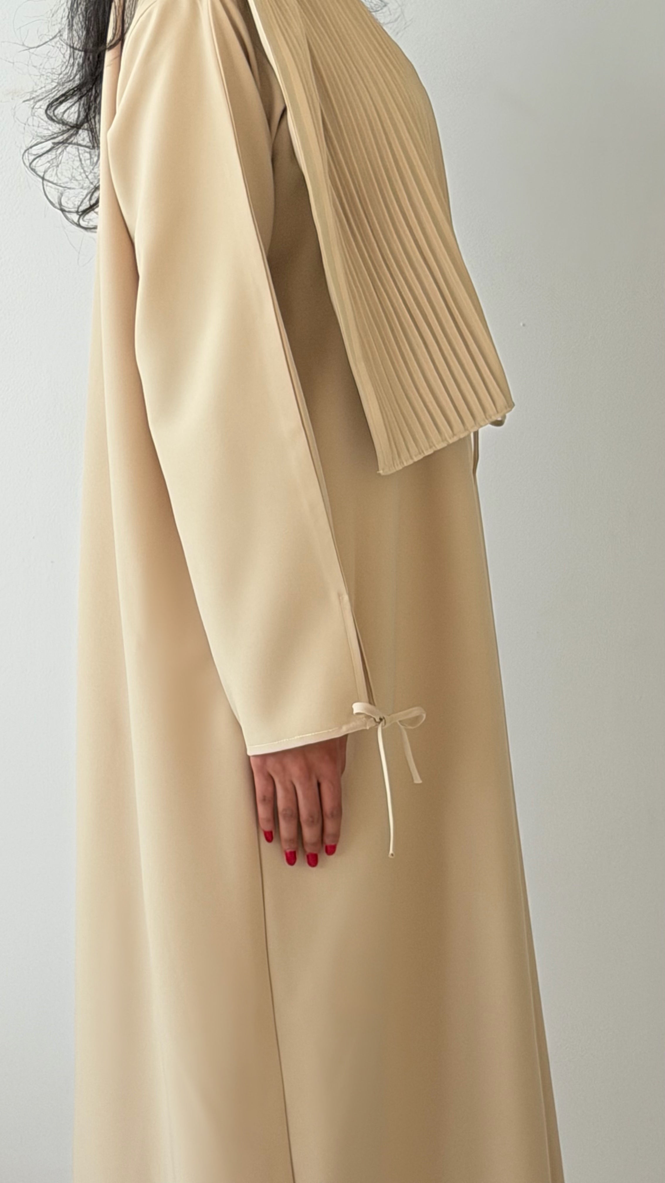 Pleated Abaya - Slim Fit